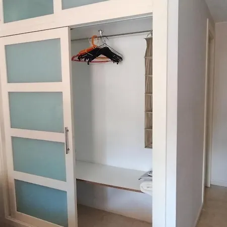 Spacious 2 Beds Appt With Pool In A Large Complex