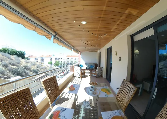 Spacious 2 Beds Appt With Pool In A Large Complex Apartamento *