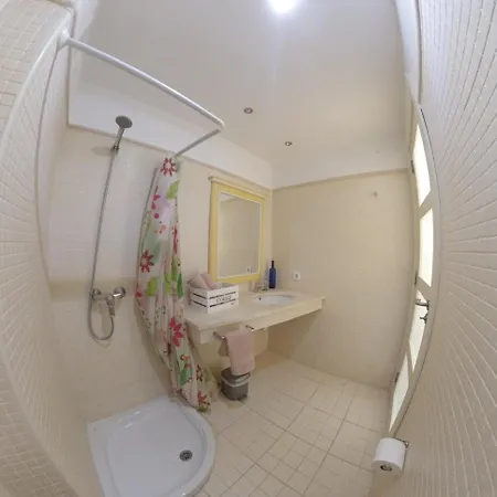 Spacious 2 Beds Appt With Pool In A Large Complex Lejlighed *
