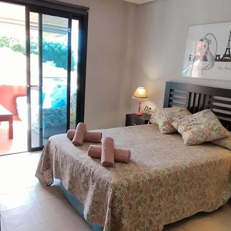 Spacious 2 Beds Appt With Pool In A Large Complex Appartement *