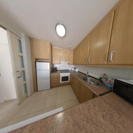Spacious 2 Beds Appt With Pool In A Large Complex Apartament