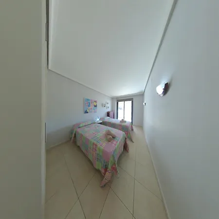 Spacious 2 Beds Appt With Pool In A Large Complex Apartament *