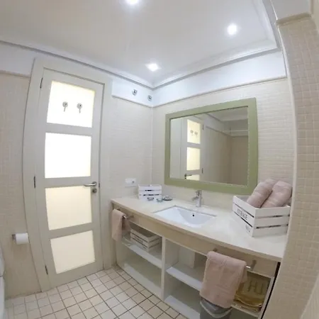 Apartament Spacious 2 Beds Appt With Pool In A Large Complex